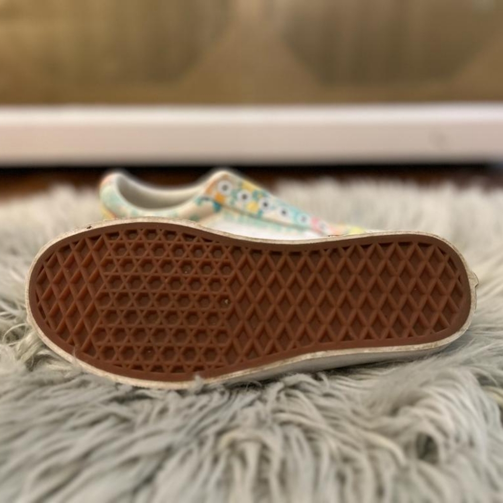 Vans - Picture 5 of 7
